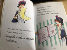 Load image into Gallery viewer, Amelia Bedelia - Peggy Parish (Early Reader)