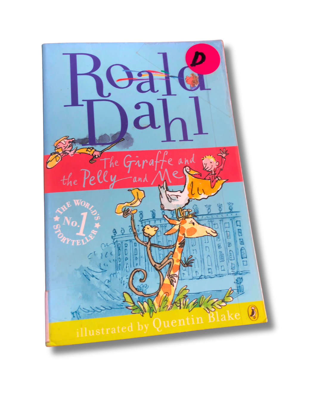Book cover of 'The Giraffe and the Pelly and Me' by Roald Dahl with colorful illustrations on a white background.